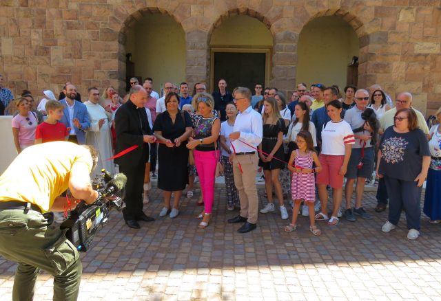 Taglio nastro inaugurazione piazza cristo re